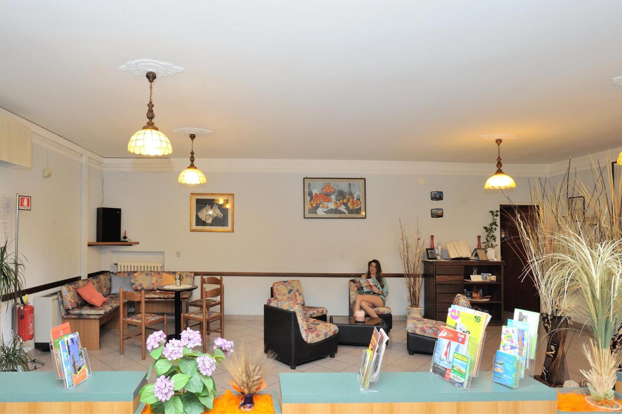 Hotel Lidia Alba Adriatica Exterior photo
